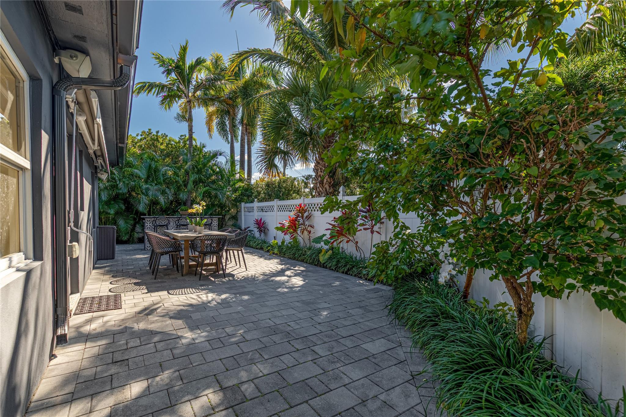 Lauder-Gate 26-48 B - Residential Income