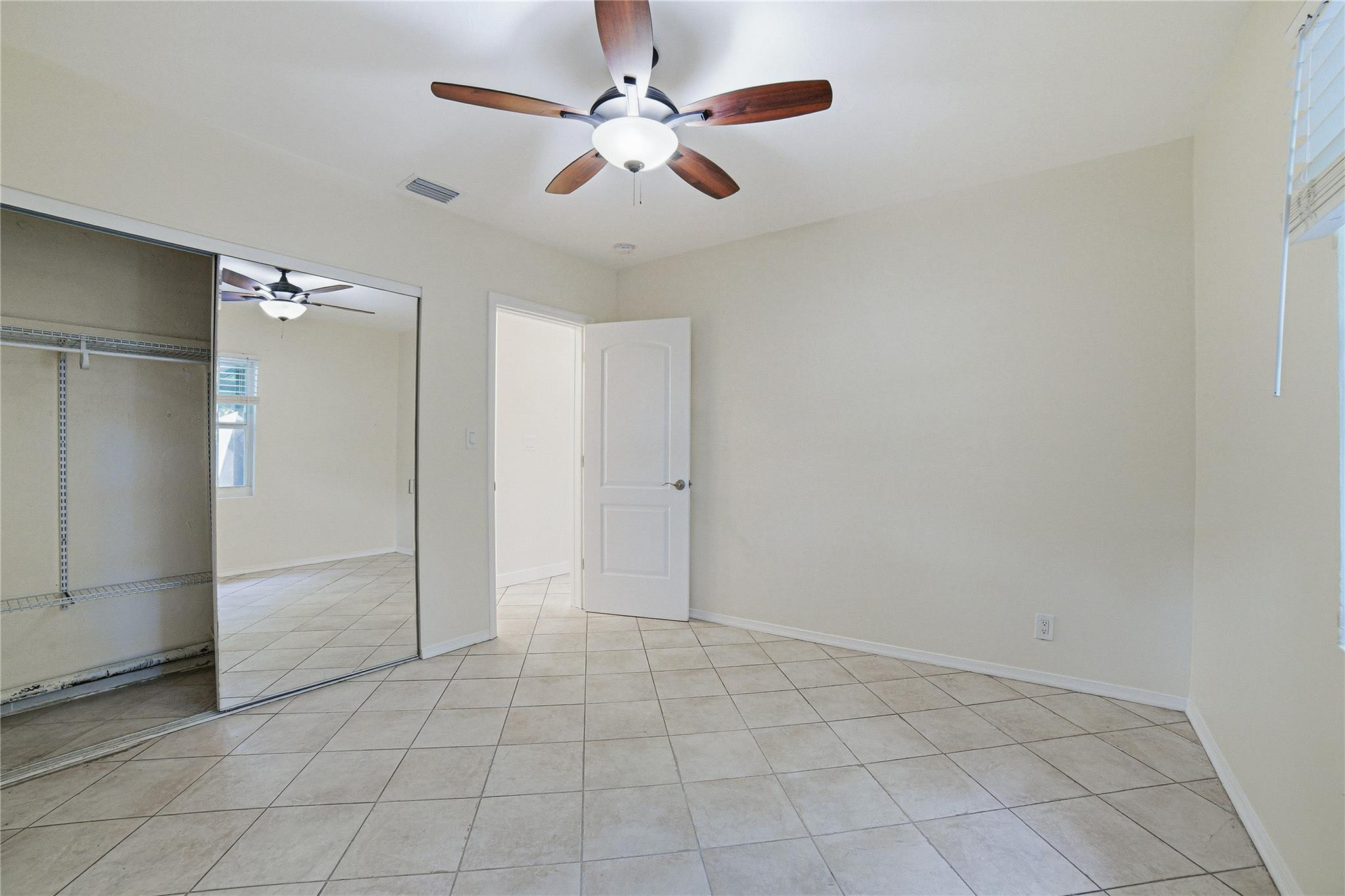 Lauder-Gate 26-48 B - Residential Income