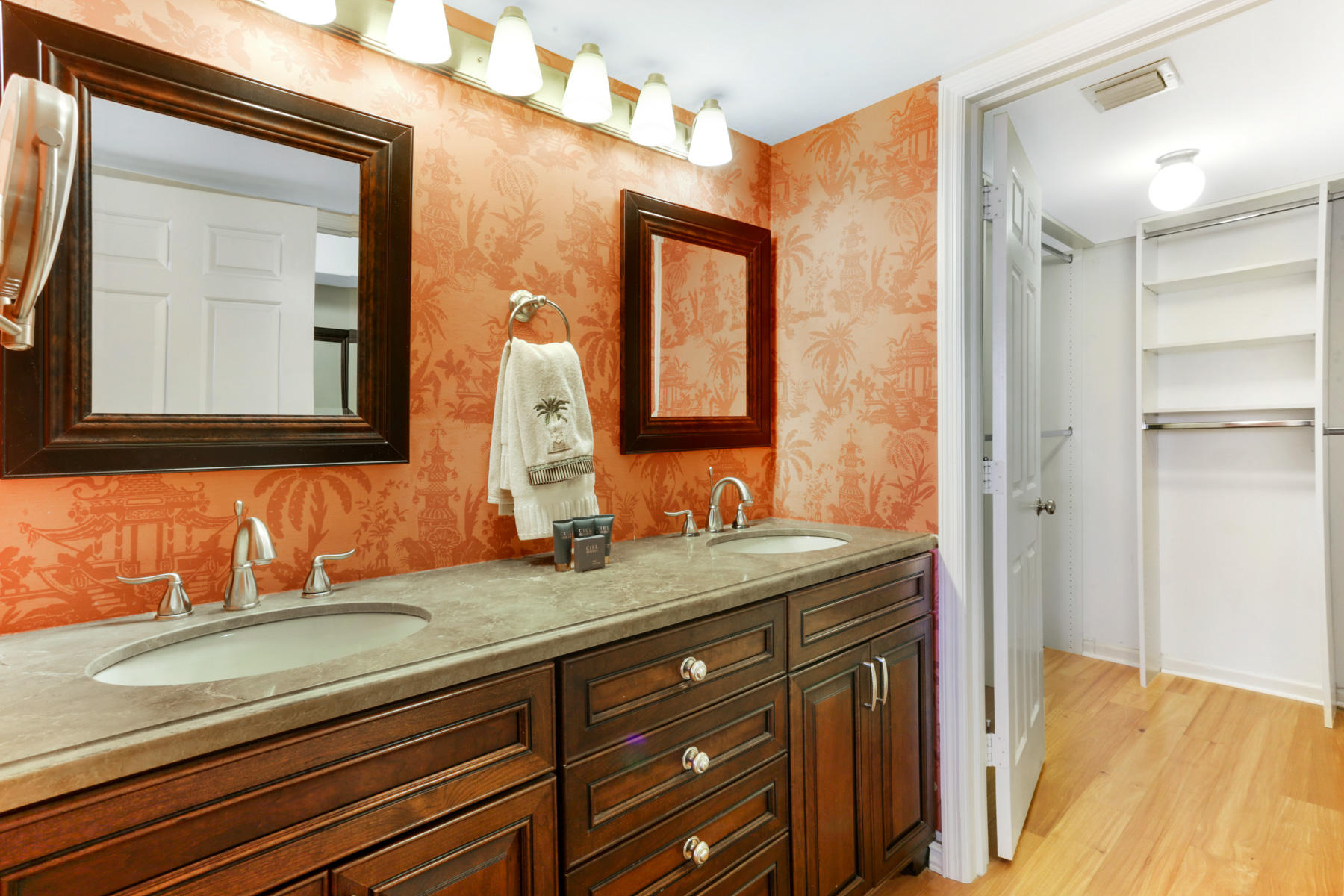 CORINTHIANS CONDO - Residential Lease