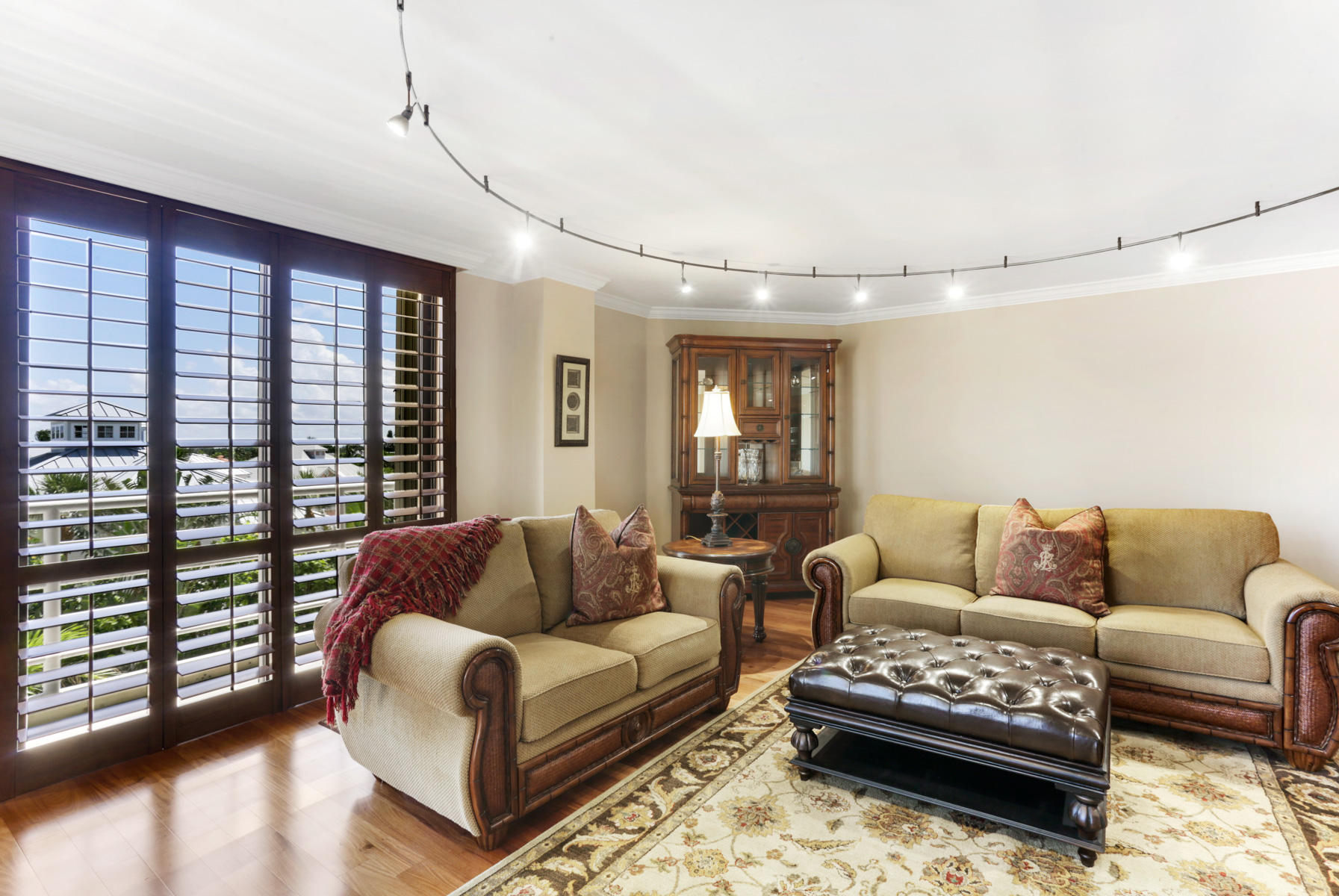 CORINTHIANS CONDO - Residential Lease