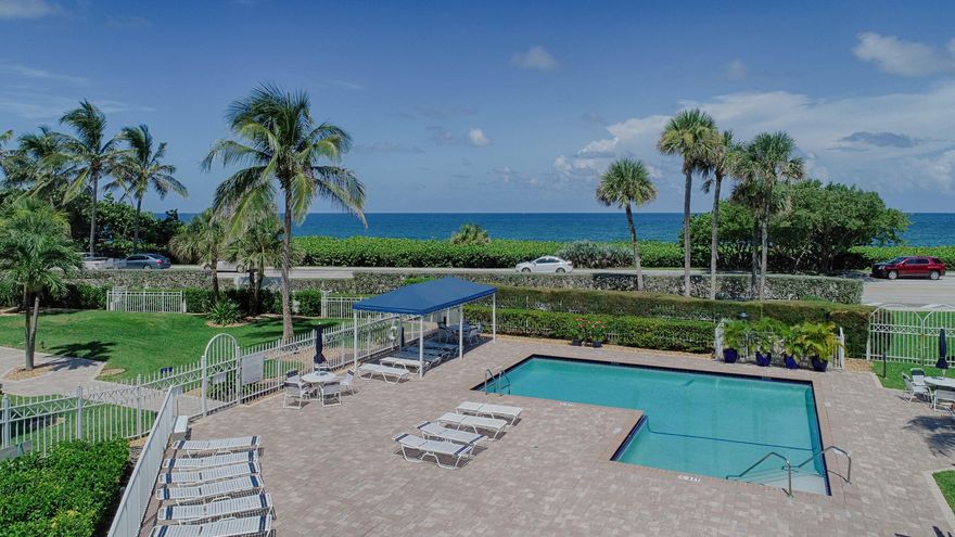 Casual Elegance- Beachfront Furnished minimum  6 month to annual rental. Beautifully renovated and decorated condo in one of Jupiter Beach's premier buildings.  Easy access to all the restaurants, shopping and venues this vibrant area offers.  All amenities were renovated last year and feature gyms, steam and saunas, resident lounges, party kitchen and billiards. Atrium style building with only 58 units has an elegant entry, parking garage, tennis court and tranquil pool area.