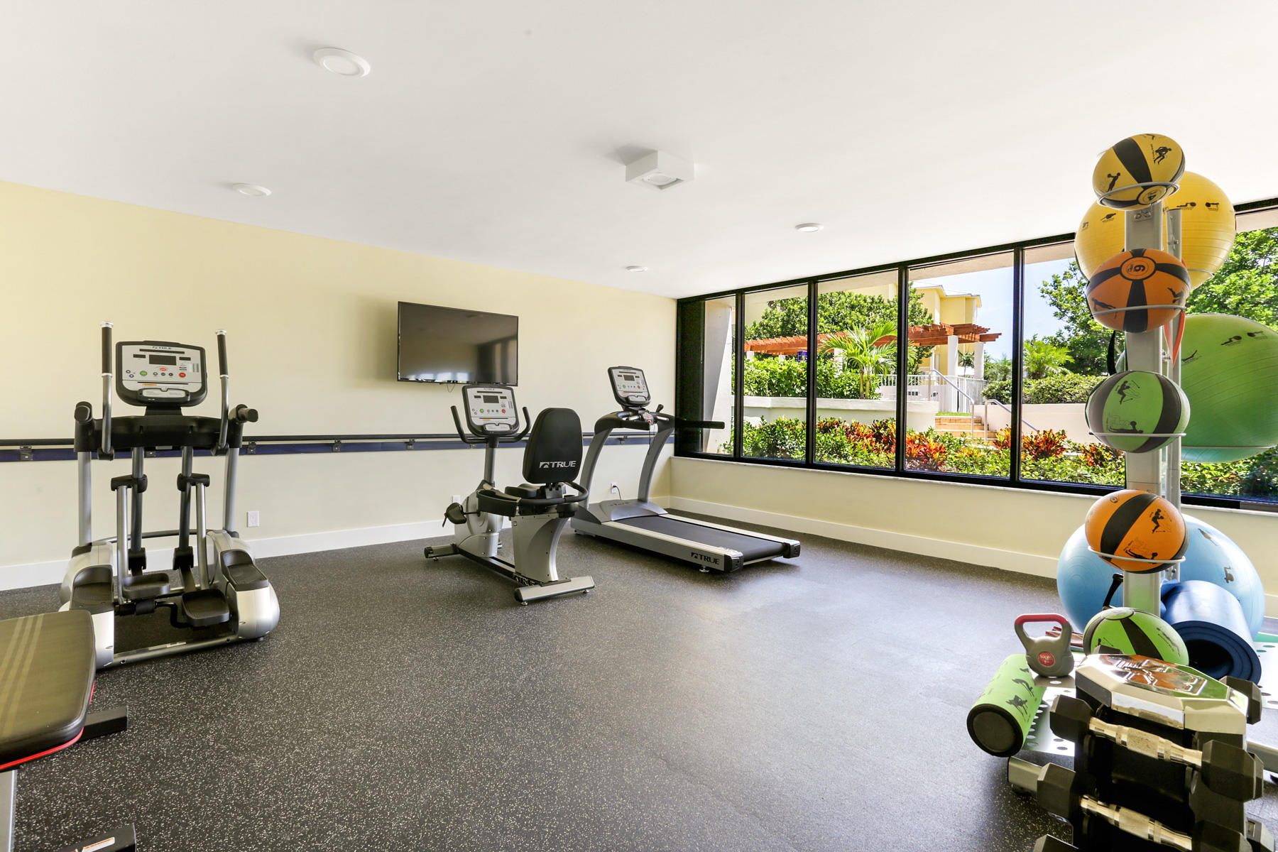 CORINTHIANS CONDO - Residential Lease