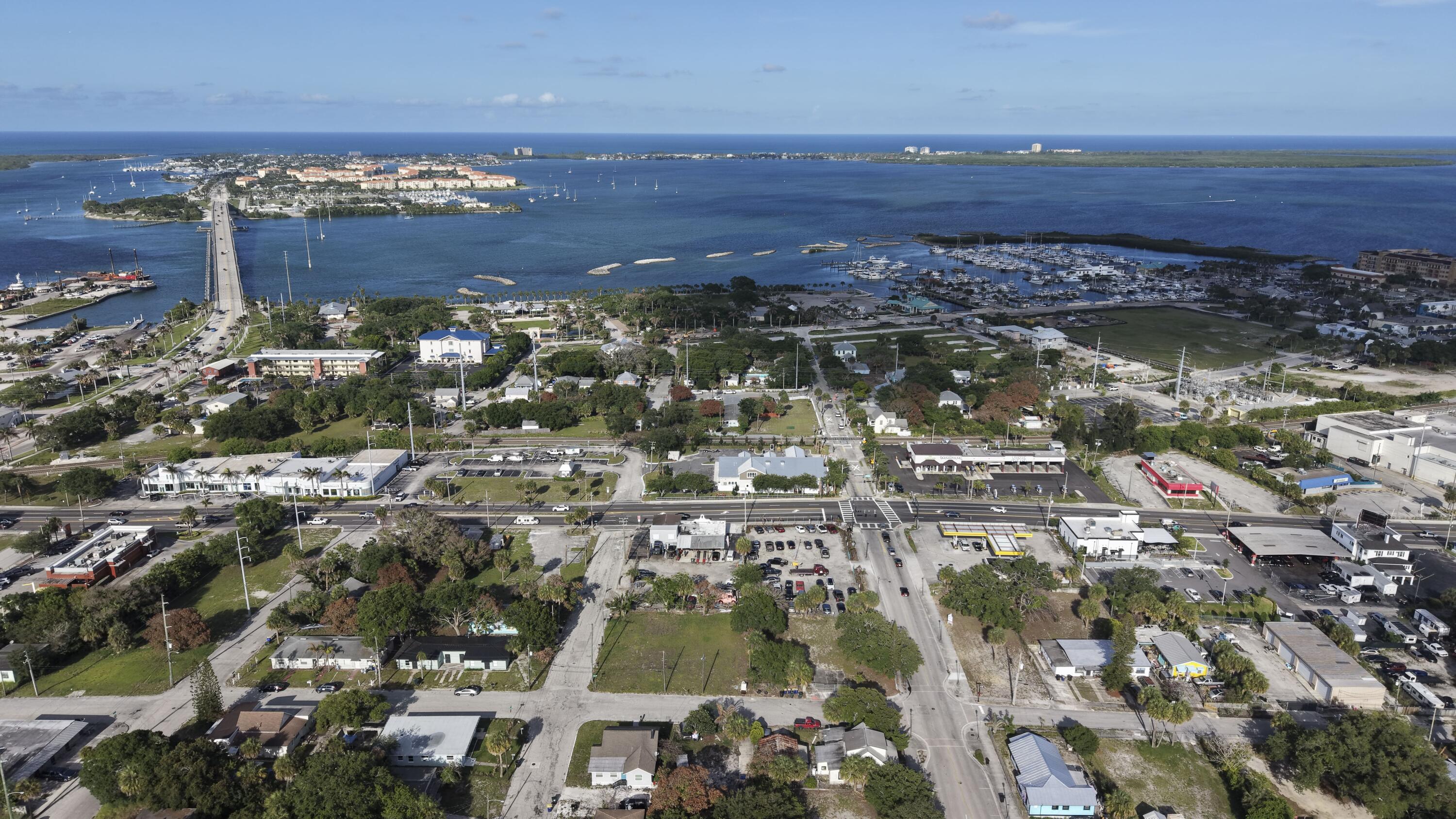 ASSESSOR'S MAP OF N PART OF FORT PIERCE - Land