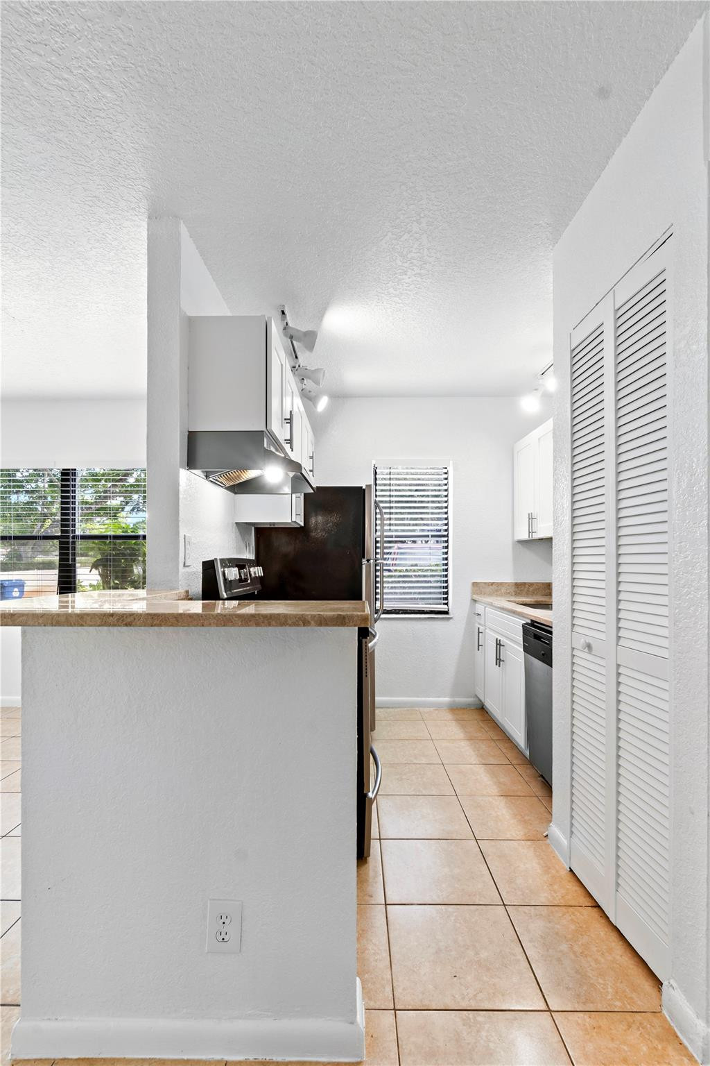 EAGLE MANOR CONDO - Residential Lease