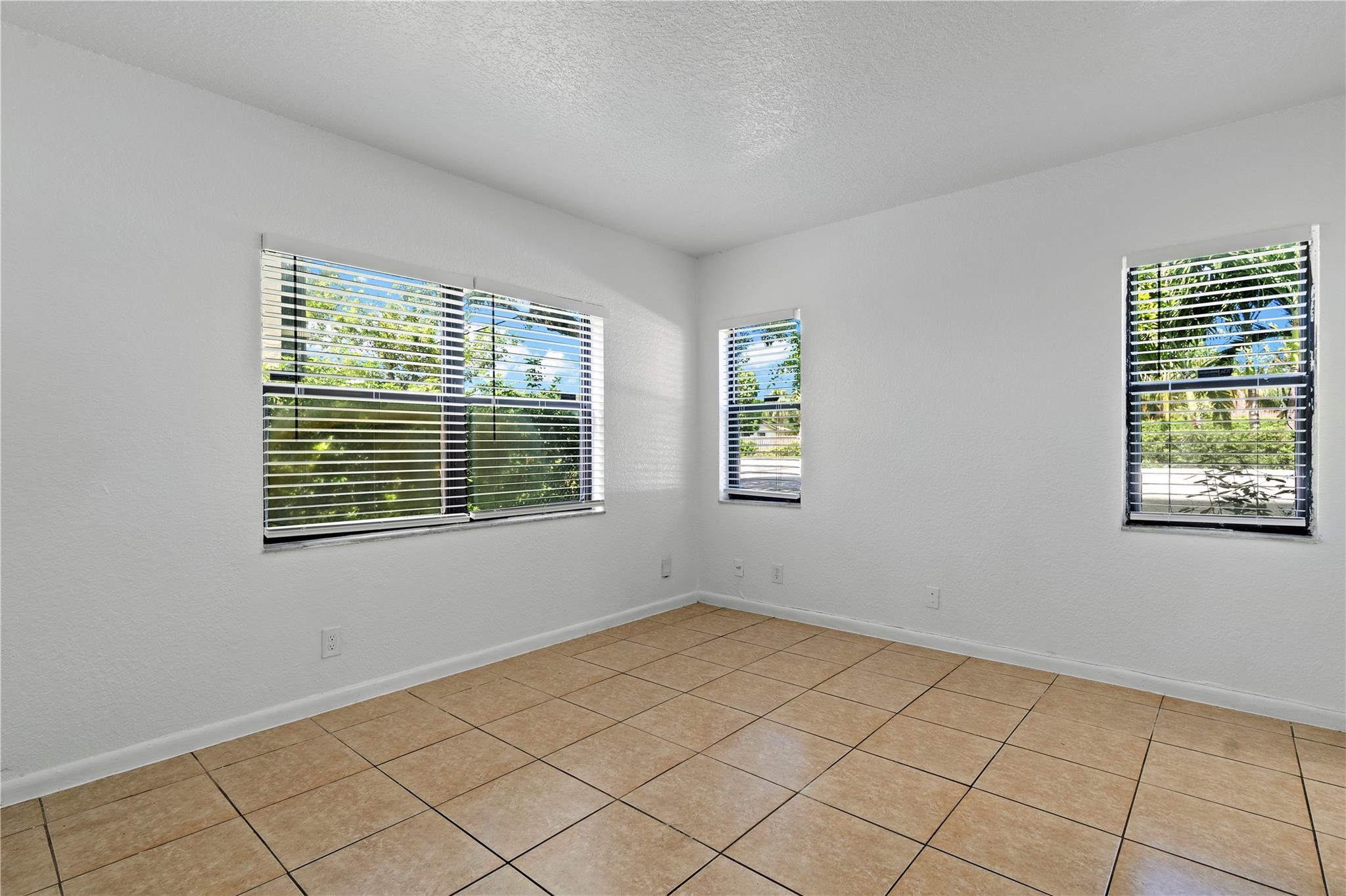 EAGLE MANOR CONDO - Residential Lease