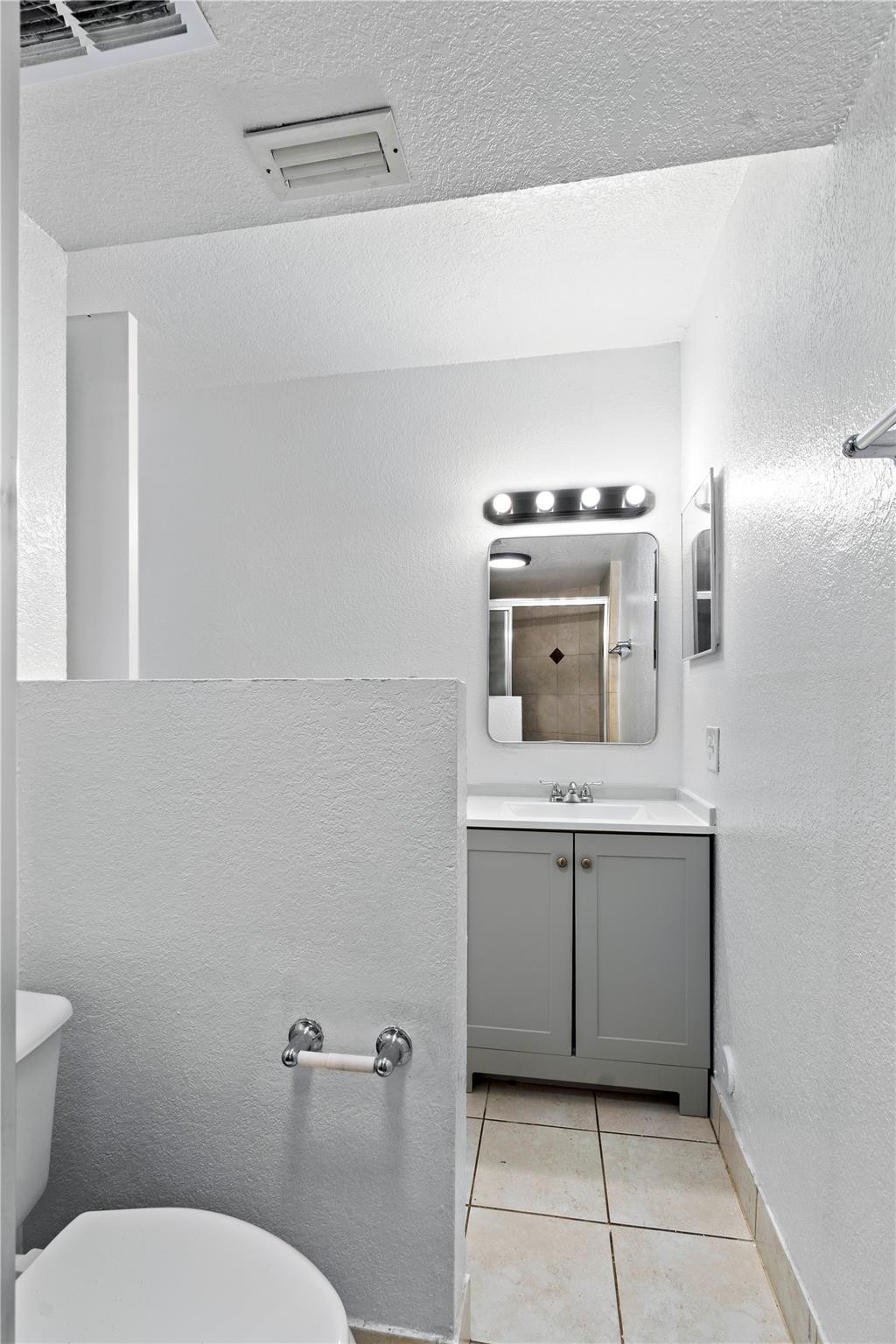 EAGLE MANOR CONDO - Residential Lease