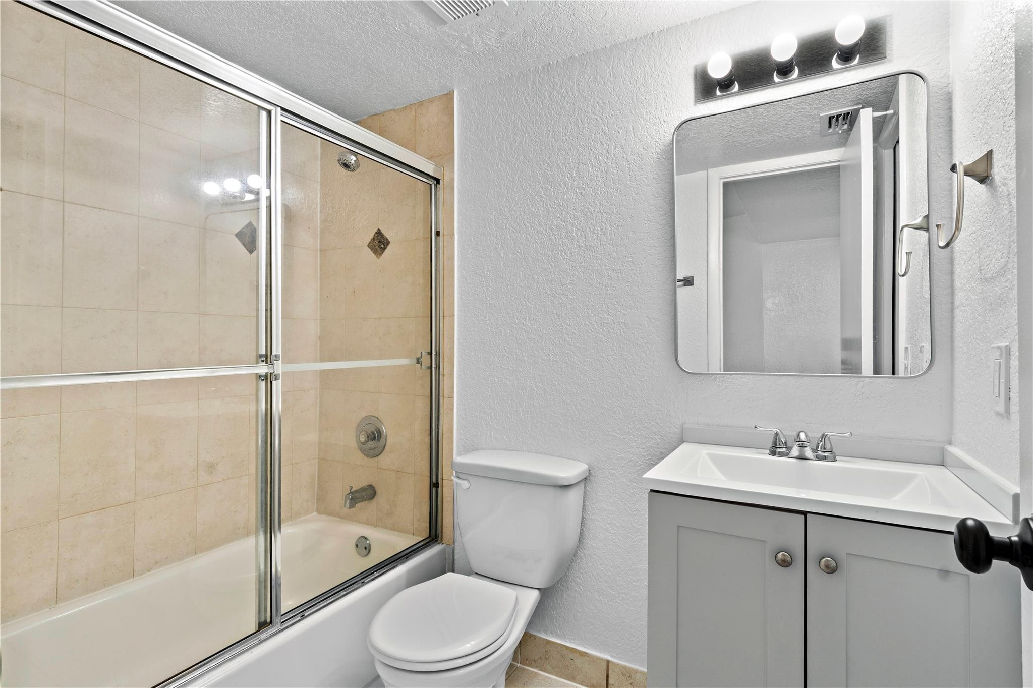 EAGLE MANOR CONDO - Residential Lease