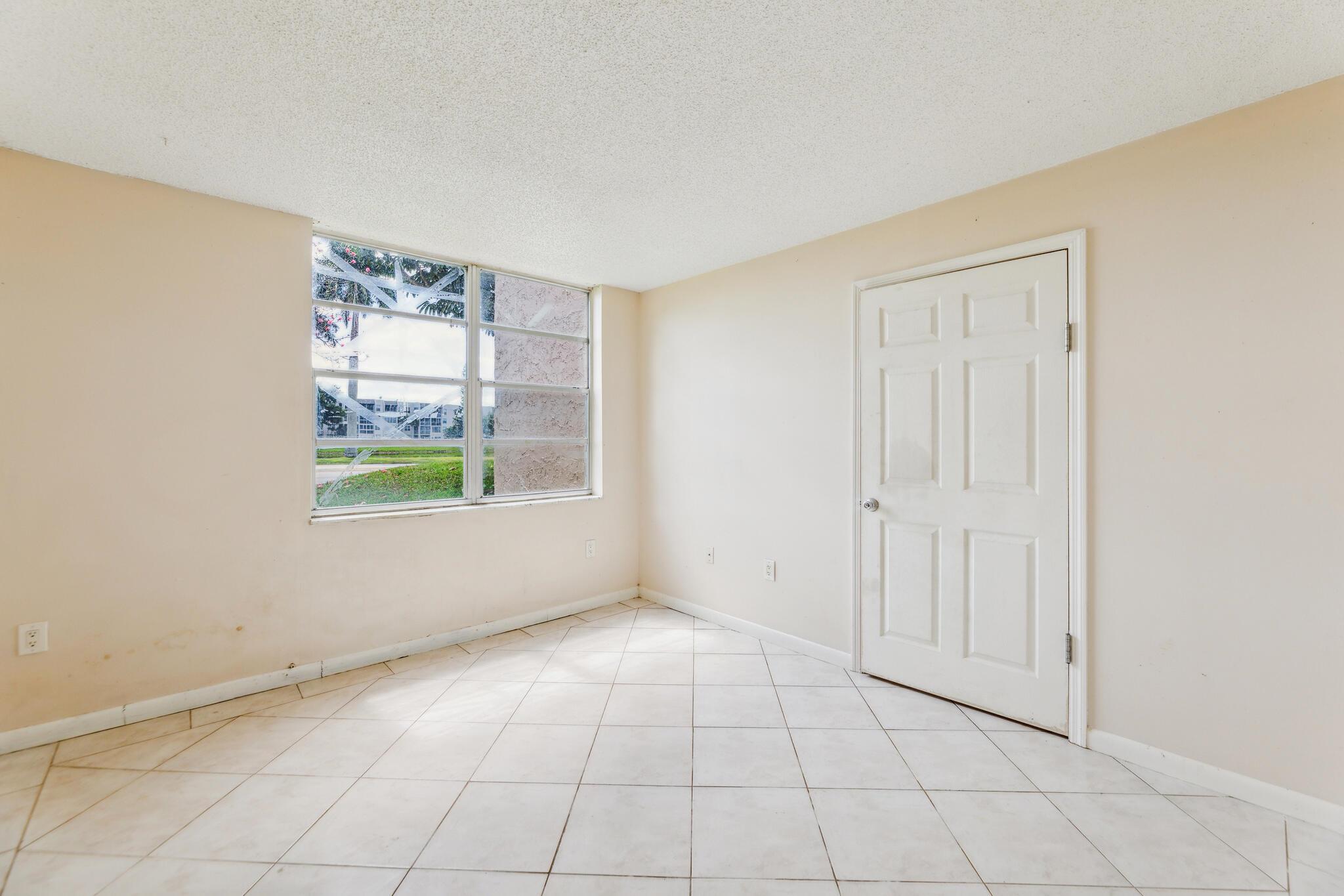 TANGERINE CONDOMINIUM FOU - Residential