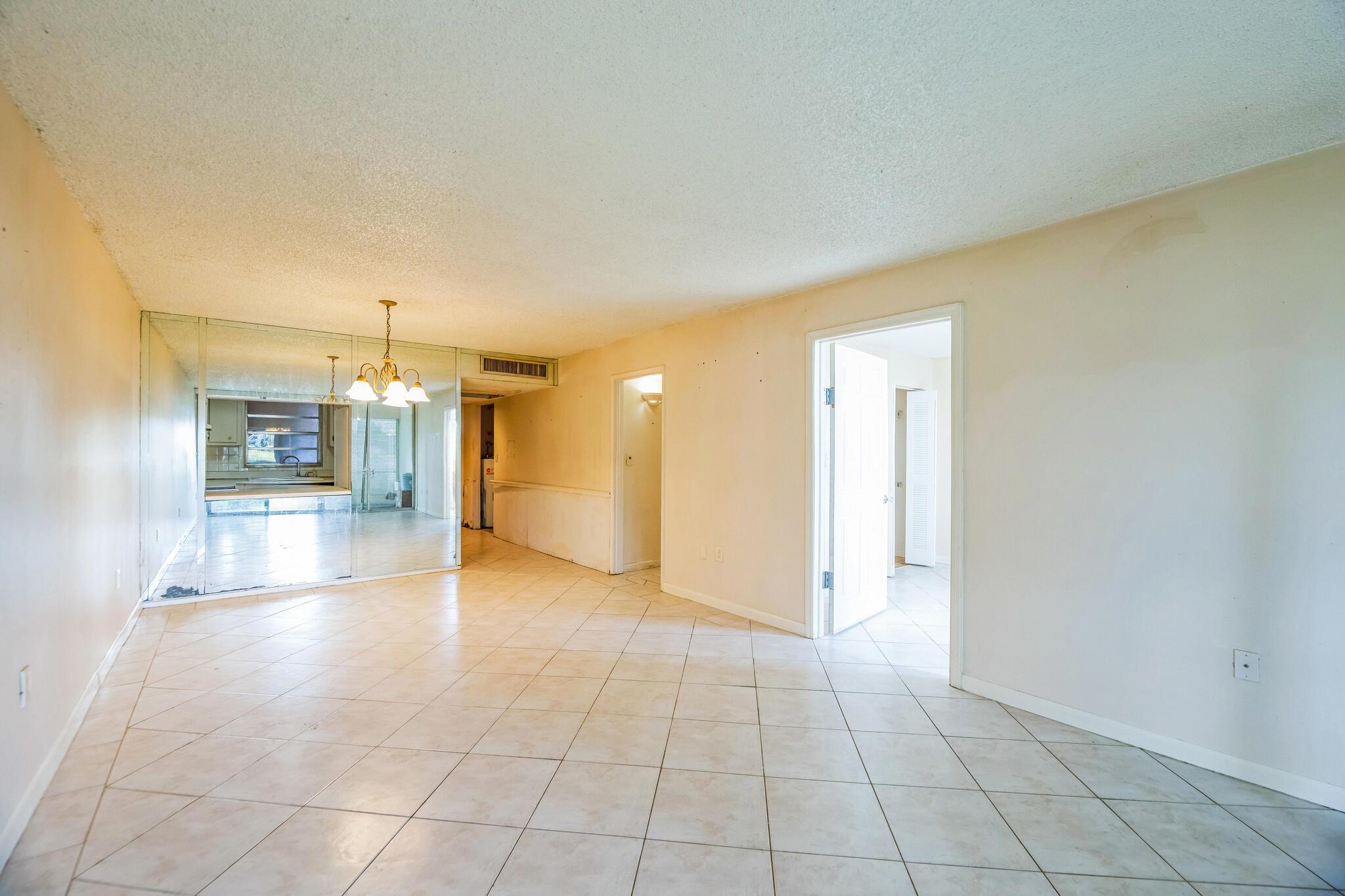TANGERINE CONDOMINIUM FOU - Residential