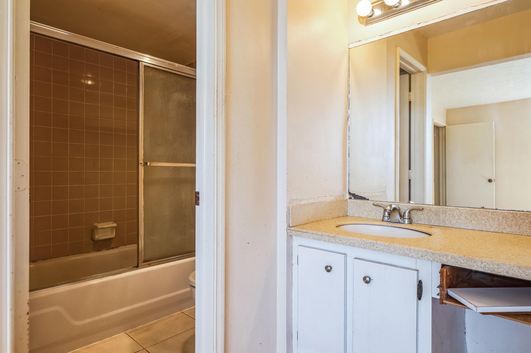 TANGERINE CONDOMINIUM FOU - Residential