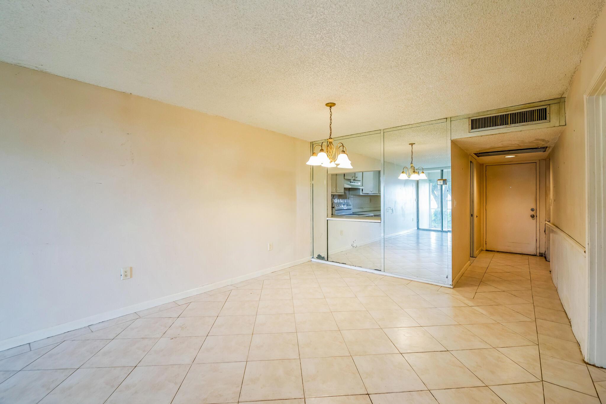 TANGERINE CONDOMINIUM FOU - Residential