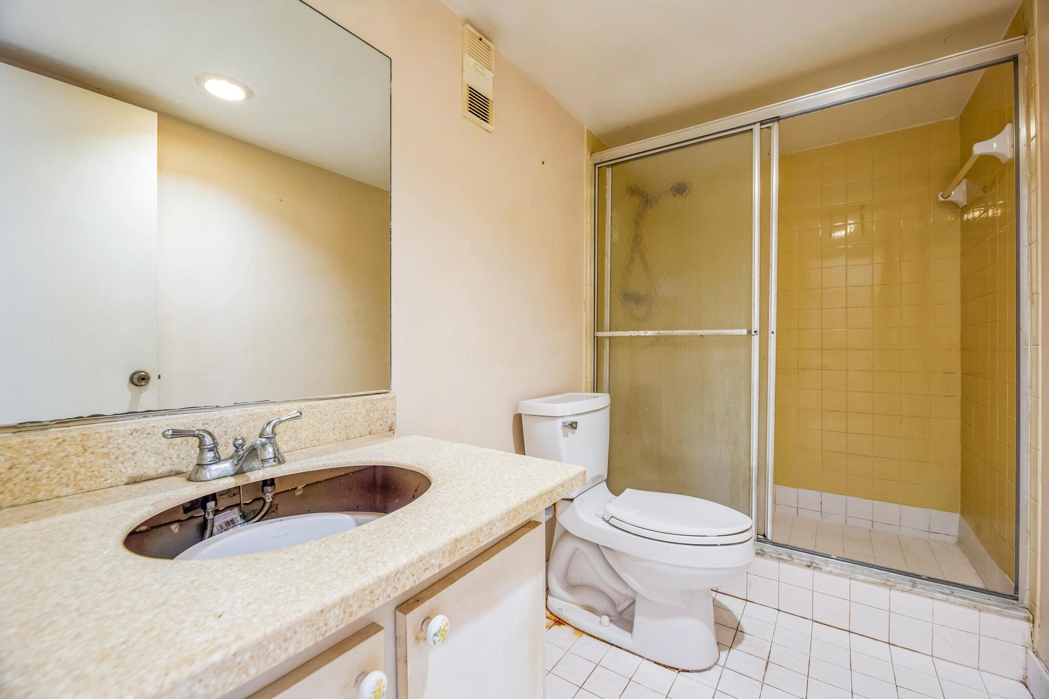TANGERINE CONDOMINIUM FOU - Residential