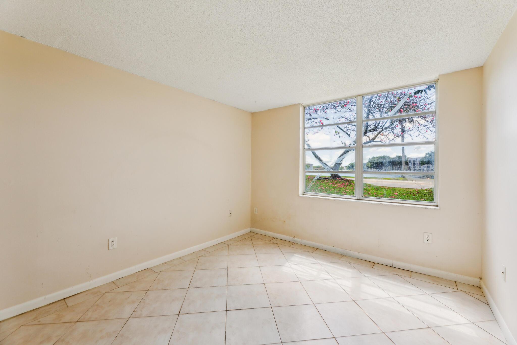 TANGERINE CONDOMINIUM FOU - Residential