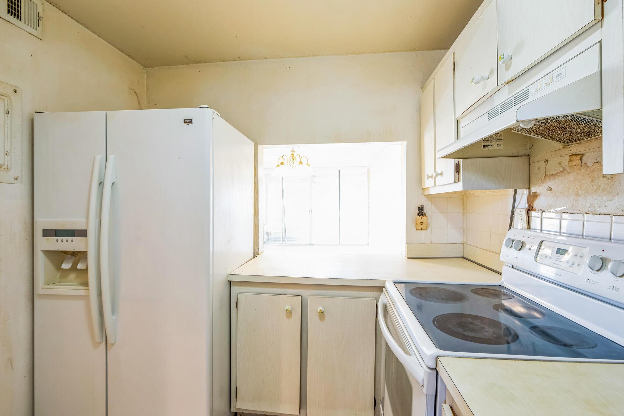 TANGERINE CONDOMINIUM FOU - Residential