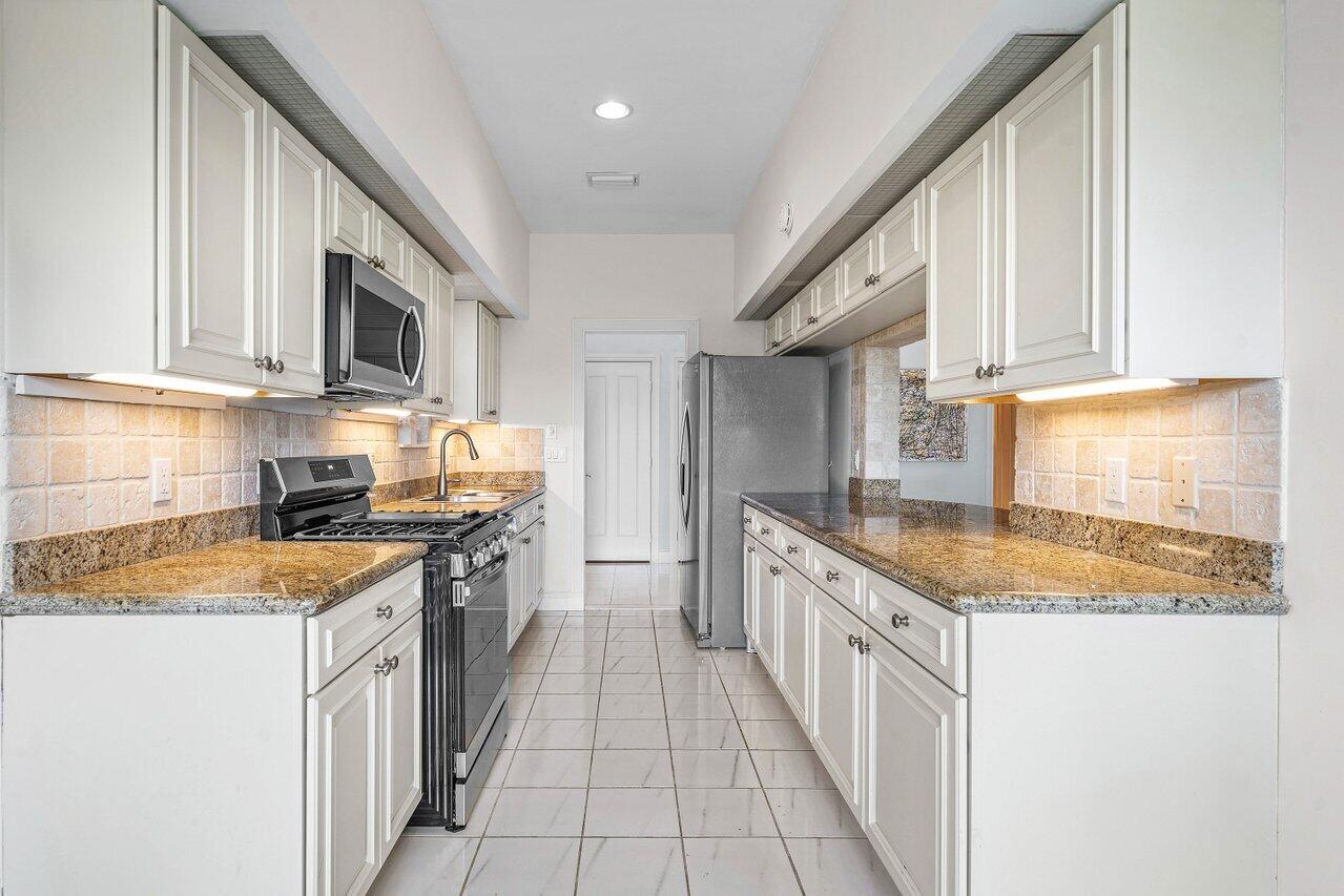 Admirals Cove - Residential