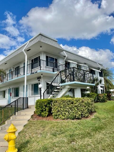 MURRY HILLS APT BLDG COND - Residential