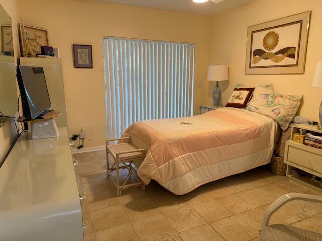 MURRY HILLS APT BLDG COND - Residential