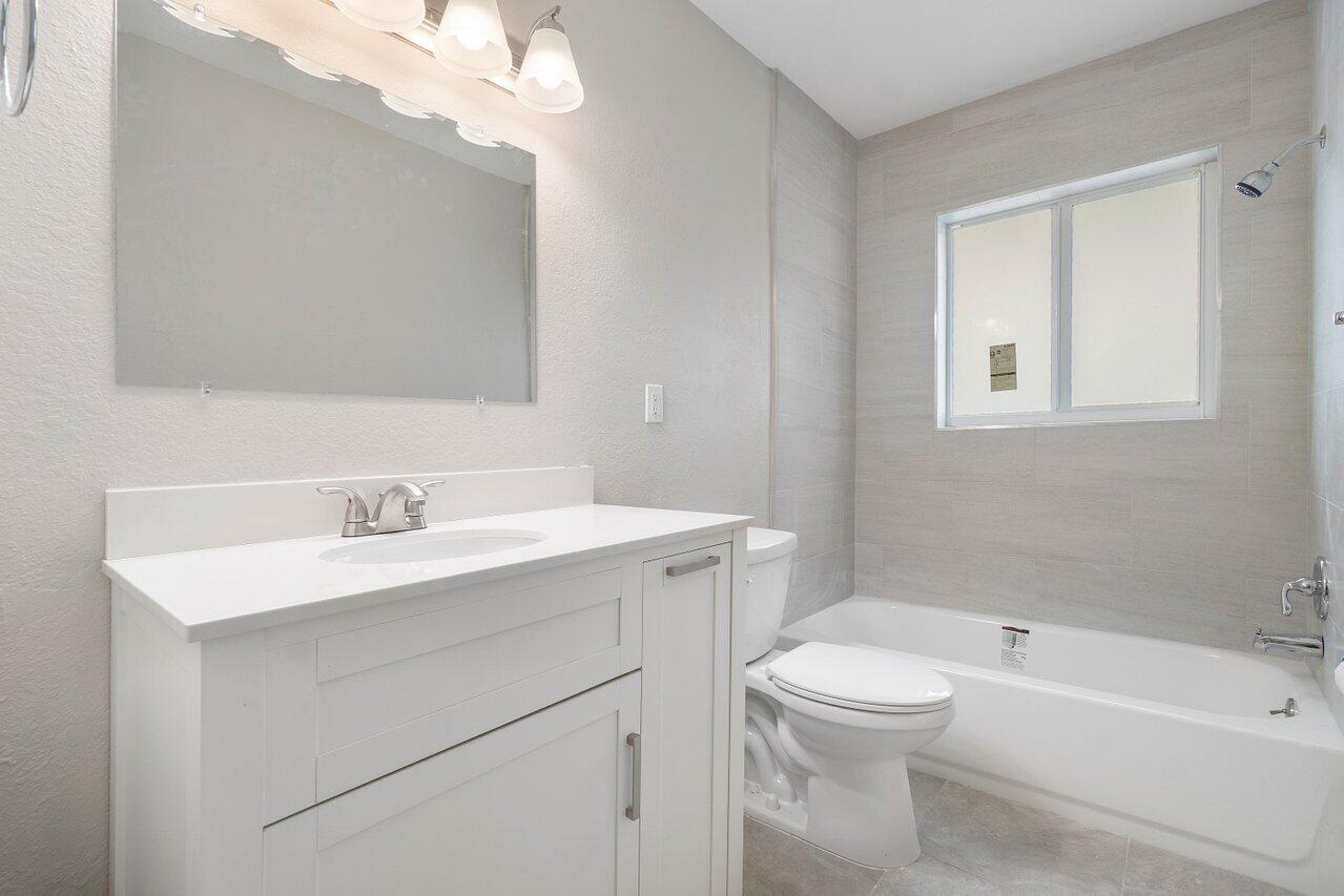 GATEWAY VILLAS - Residential Lease