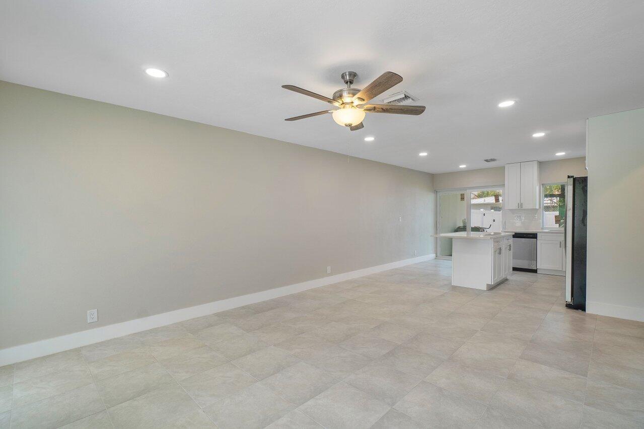 GATEWAY VILLAS - Residential Lease