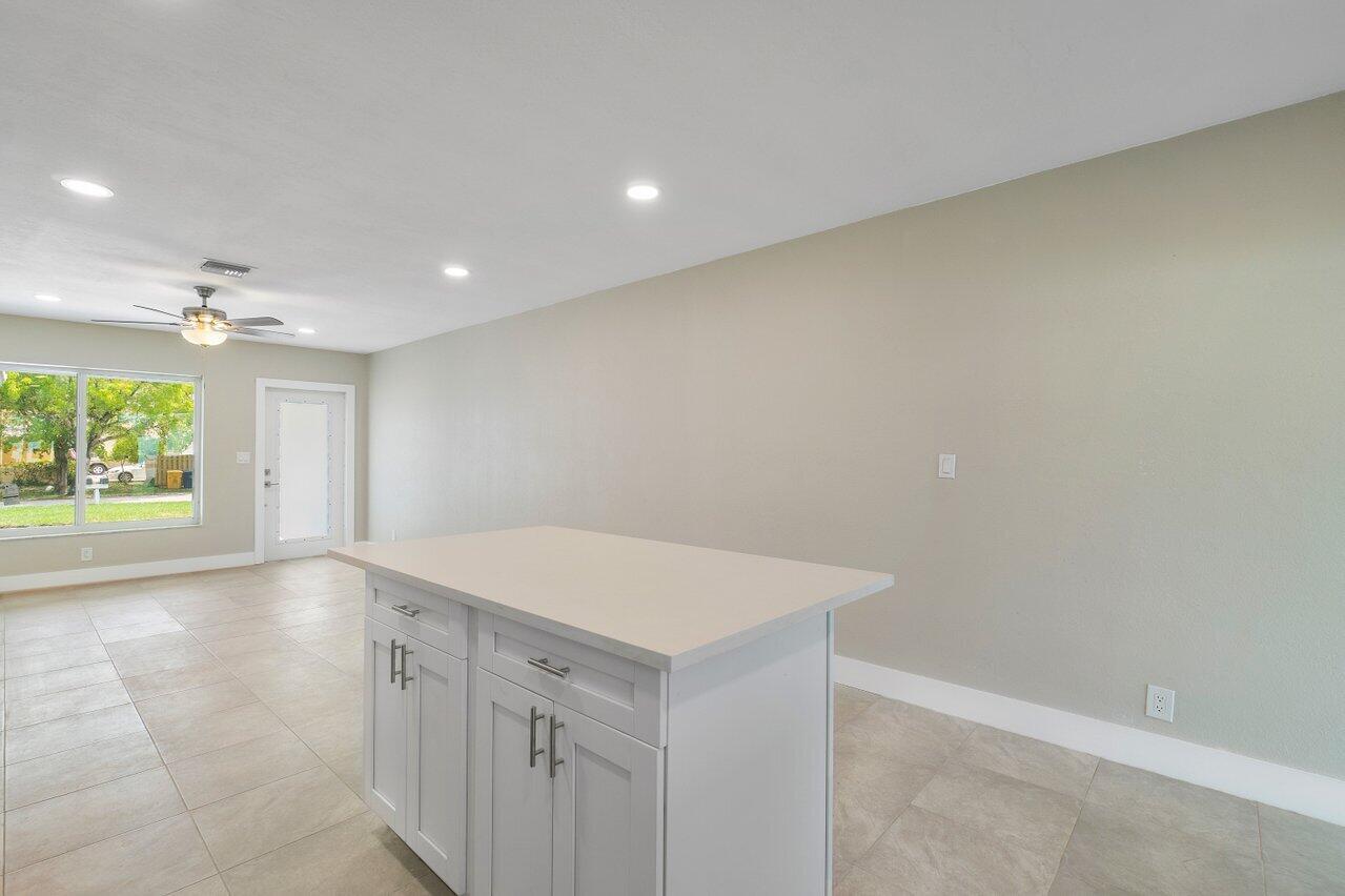 GATEWAY VILLAS - Residential Lease