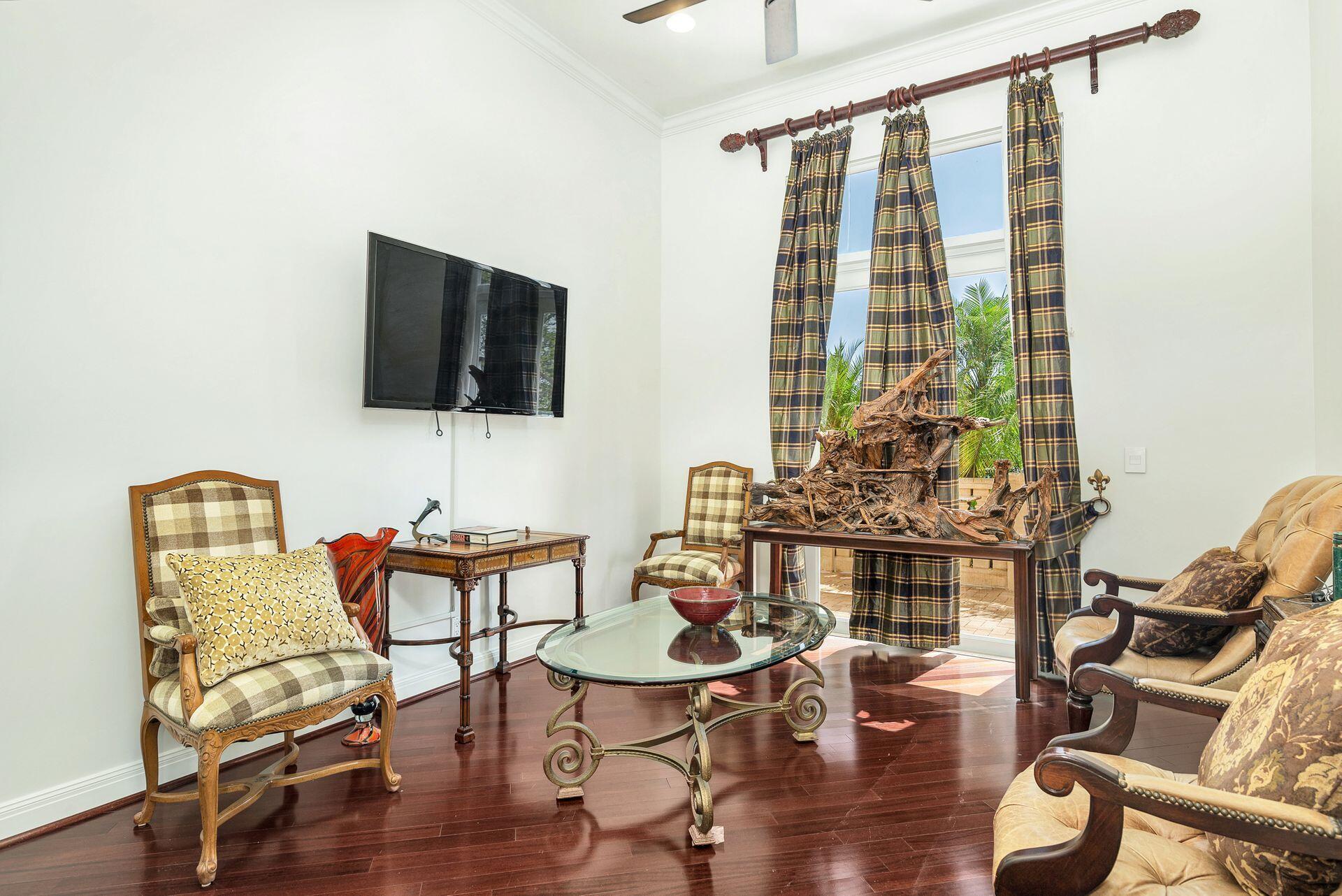 HARBOUR ISLES - Residential