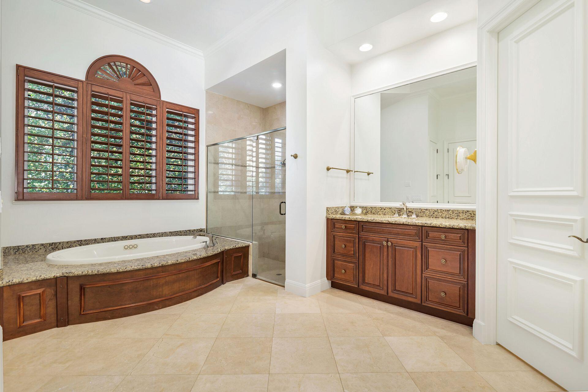 HARBOUR ISLES - Residential