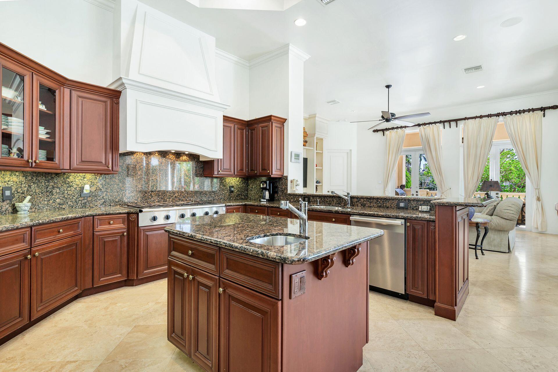 HARBOUR ISLES - Residential