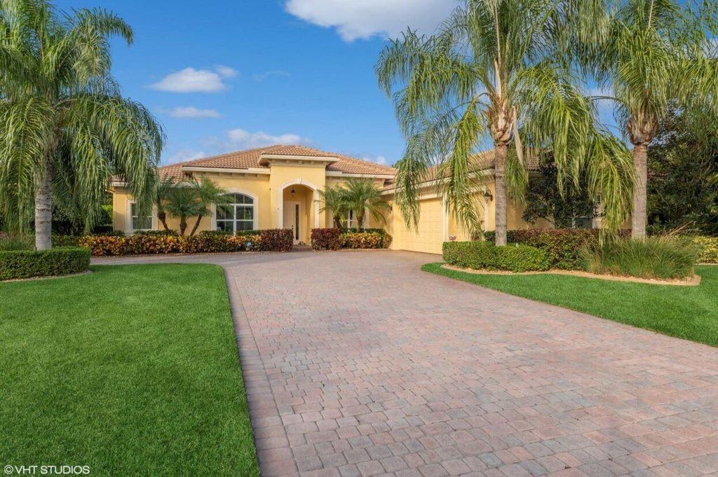 Photo of 7619 SE Belle Maison Drive, Stuart, FL 34997 (MLS # F10415731)