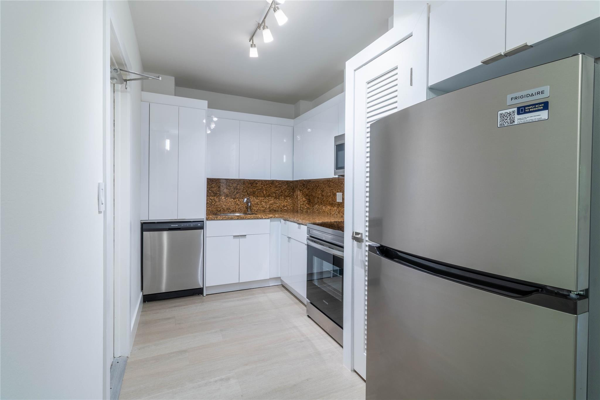 2424 SE 17th Street 305B