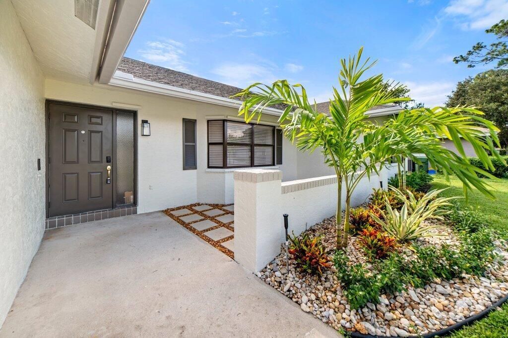 Photo of 721 Juniper Place, Wellington, FL 33414 (MLS # R10931177)