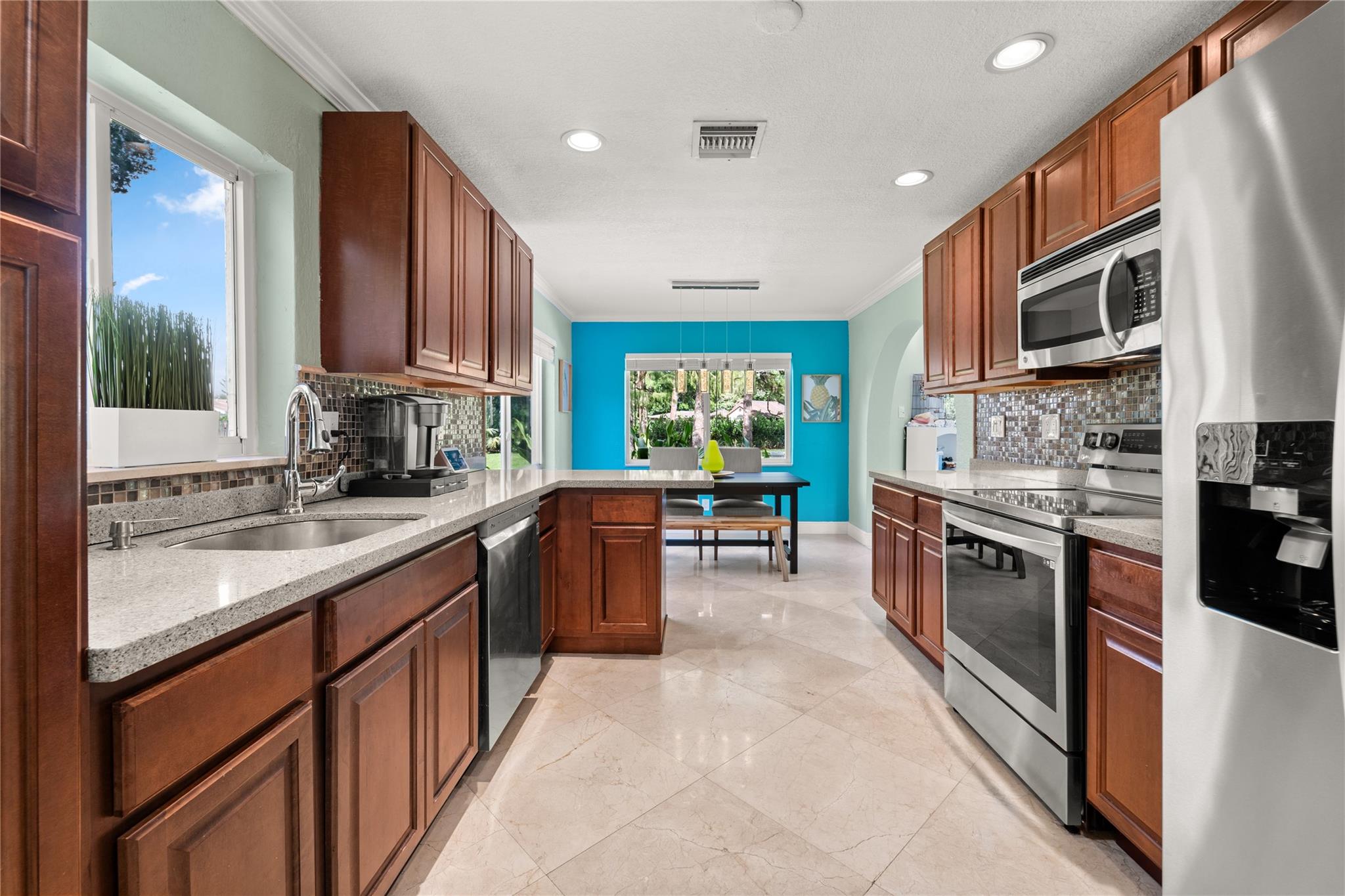 Country Club Estates - Residential