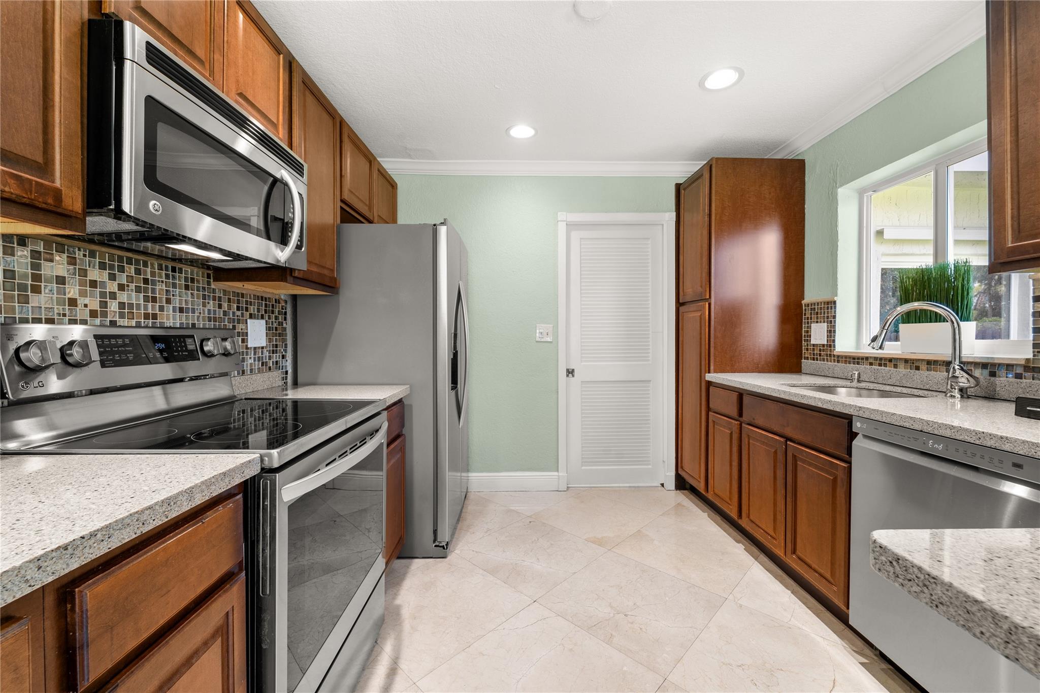 Country Club Estates - Residential