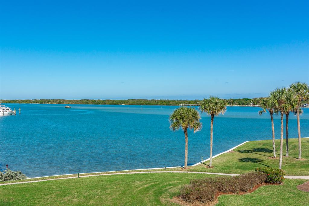 BROADVIEW CONDO - Residential