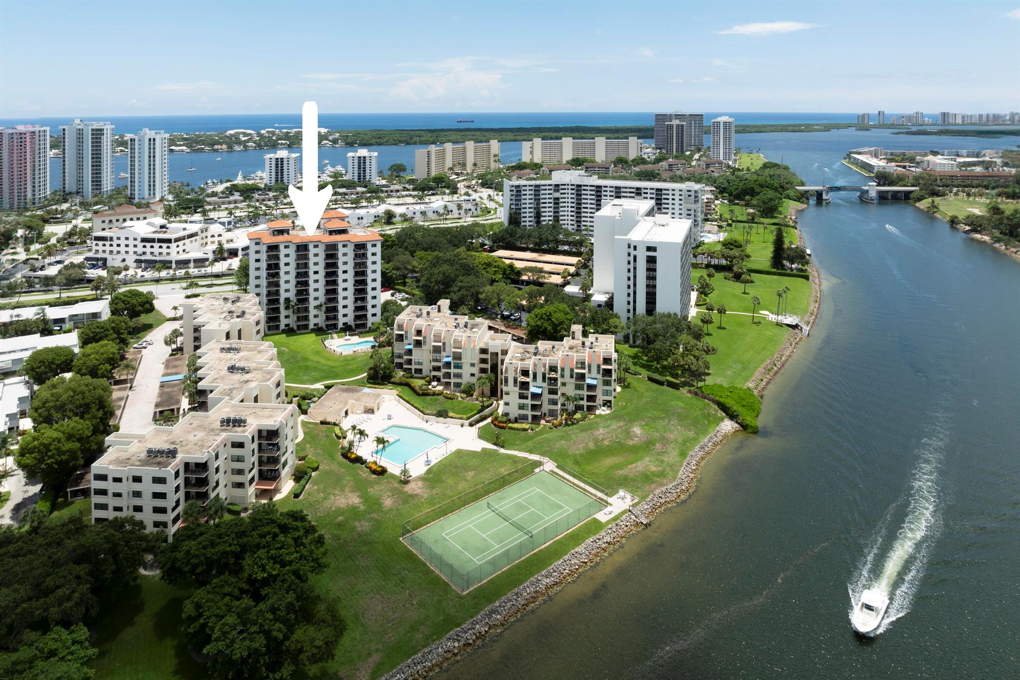 370 Golfview Road 103