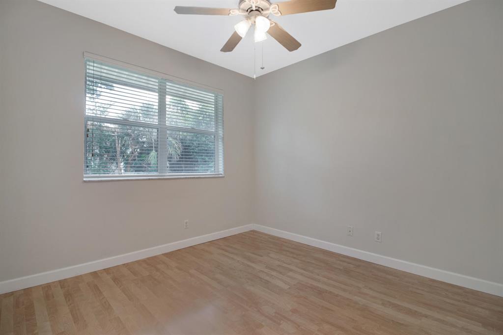 BAREFOOT COVE TOWNHOMES - Residential Lease