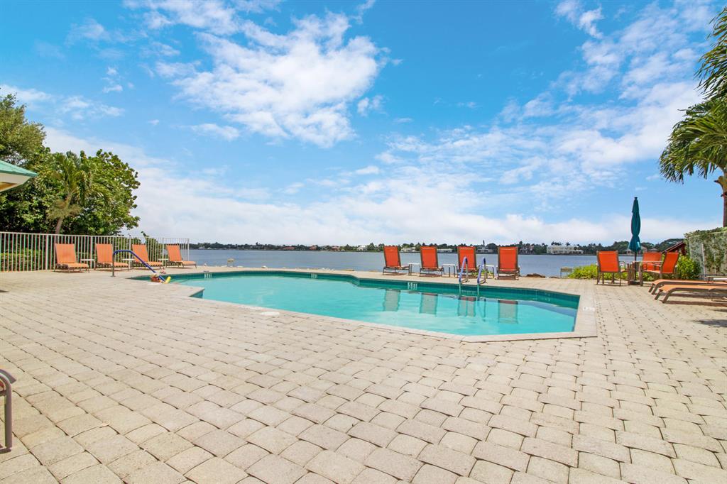 BAREFOOT COVE TOWNHOMES - Residential Lease