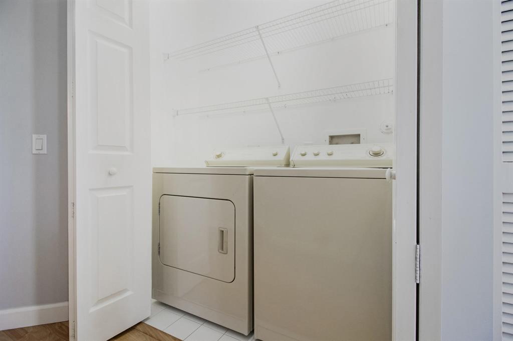 BAREFOOT COVE TOWNHOMES - Residential Lease