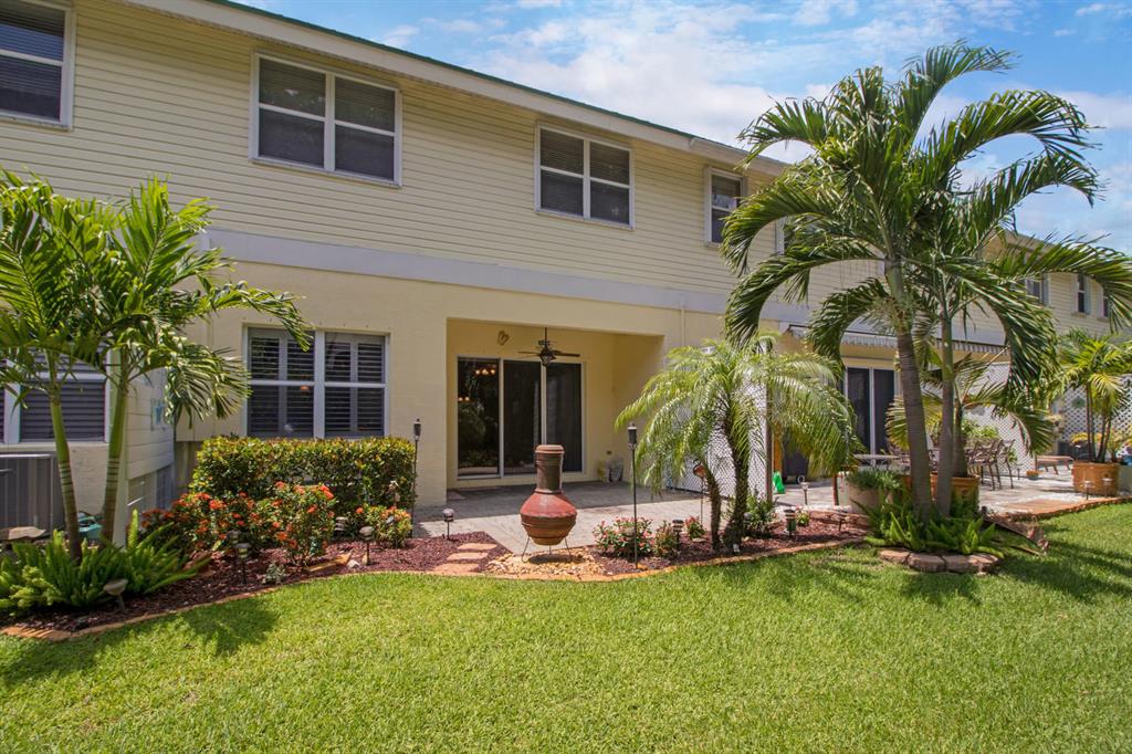 BAREFOOT COVE TOWNHOMES - Residential Lease