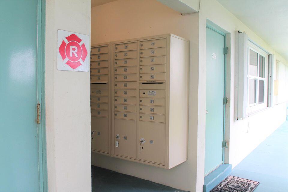 BEAUTIFULLY REMODELED CONDO IN POPULAR 55+ STERLING VILLAGE COMMUNITY ON INTRACOASTAL. 1/1 ON 3RD FLOOR IN ELEVATOR ALL CONCRETE BUILDING. LOCATED ON NORTH END JUST A BLOCK FROM THE DRAWBRIDGE W/ ACCESS TO OCEANFRONT PARK ON THE ATLANTIC AND BOYNTON MARINA W/ WATERFRONT RESTUARANTS, BOAT CHARTERS, ETC. CONDO CURRENTLY BEING EMPTIED OF PERSONAL ITEMS. PLEASE CALL LISTING AGENT FOR MORE DETAILS AND AVAILABILTY ON WHEN IT CAN BE SEEN.