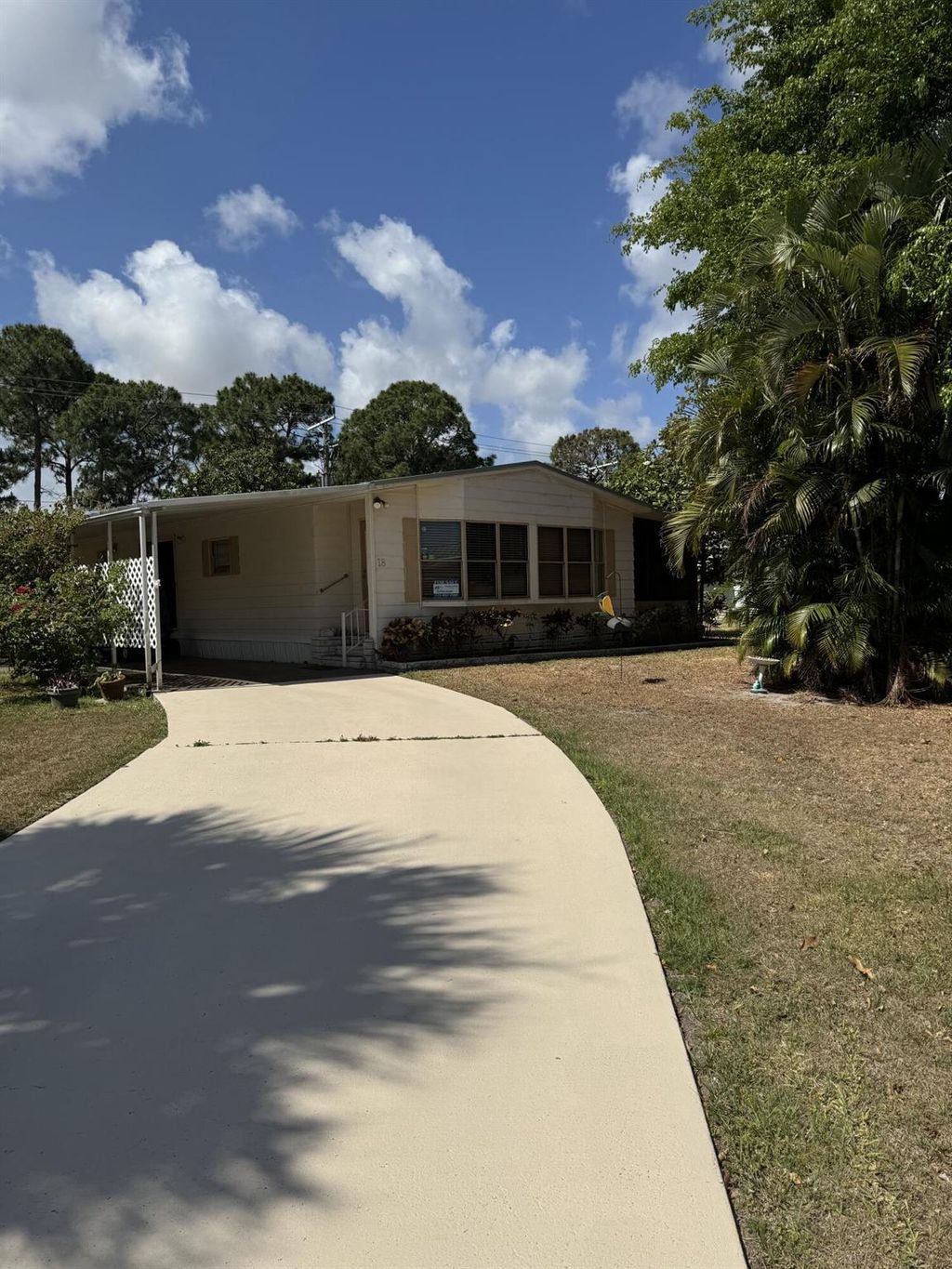 Photo of 18 San Roberto, Fort Pierce, FL 34951 (MLS # R10982842)