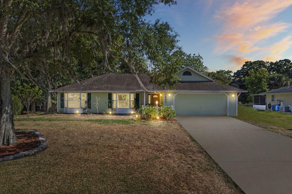 Photo of 7601 Lakeland Boulevard, Fort Pierce, FL 34951 (MLS # R10984434)