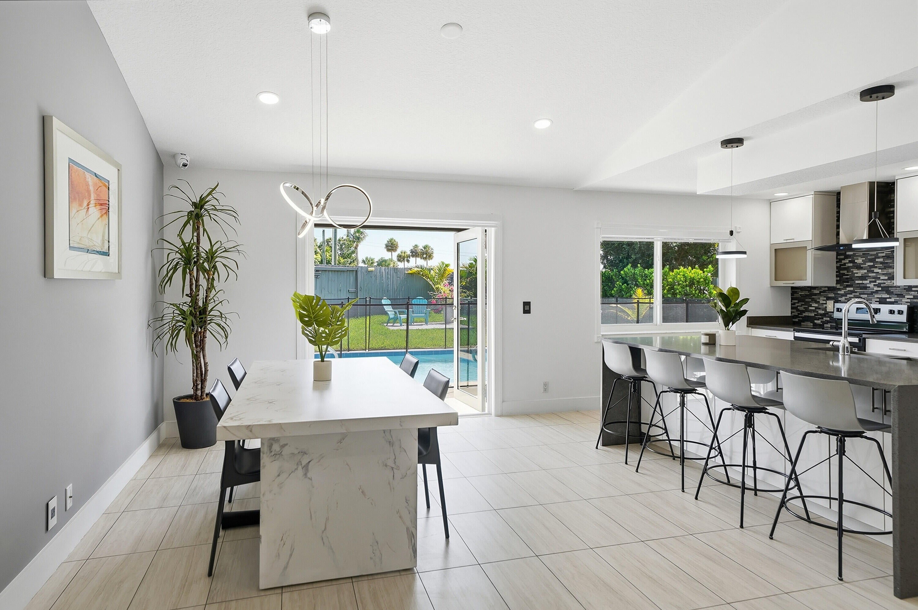 25 CEDAR Circle