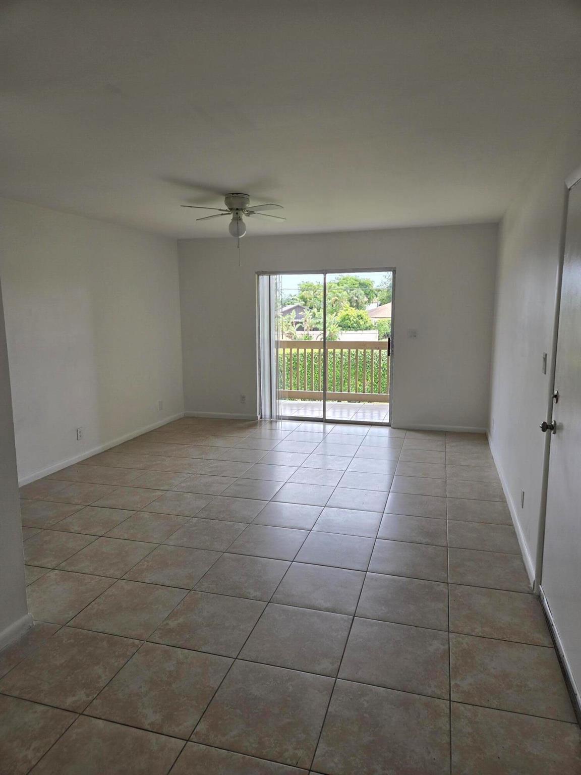 Nice Second floor unit with full bathroom. Tile thru out. Private balcony. One assigned parking space.Large community pool and tennis courts.