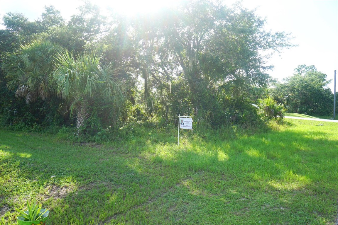 Port Charlotte - Land