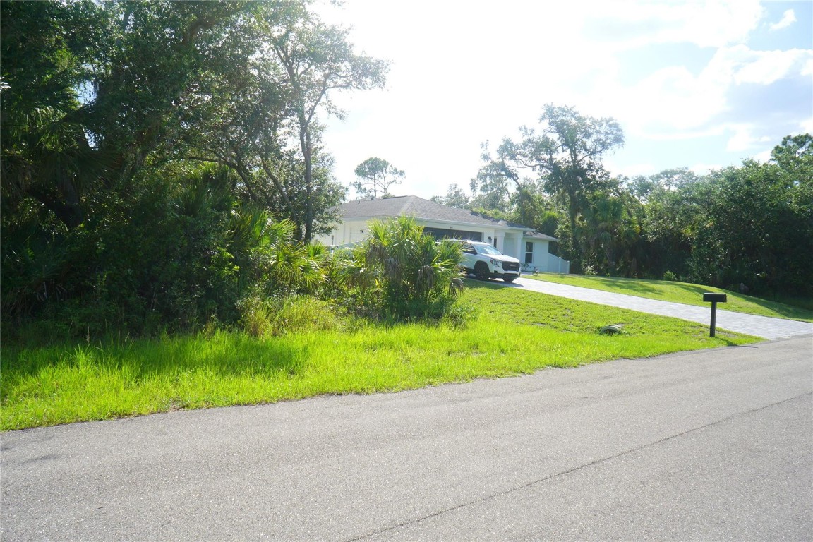 Port Charlotte - Land