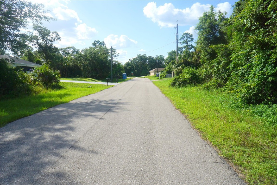 Port Charlotte - Land