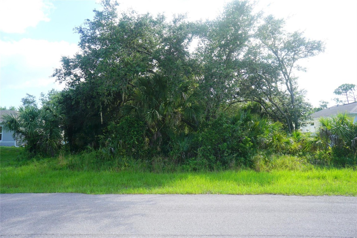 Port Charlotte - Land