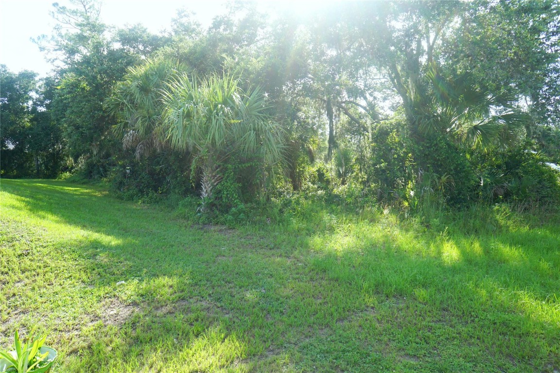 Port Charlotte - Land