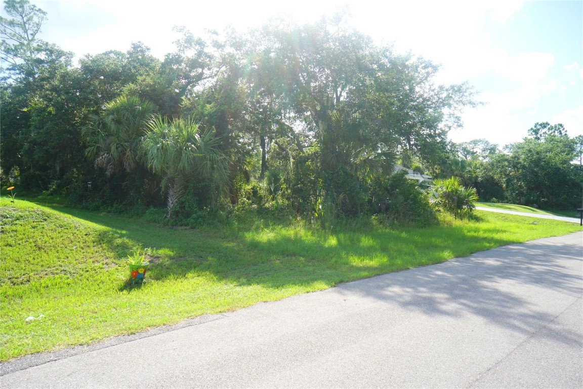 Port Charlotte - Land