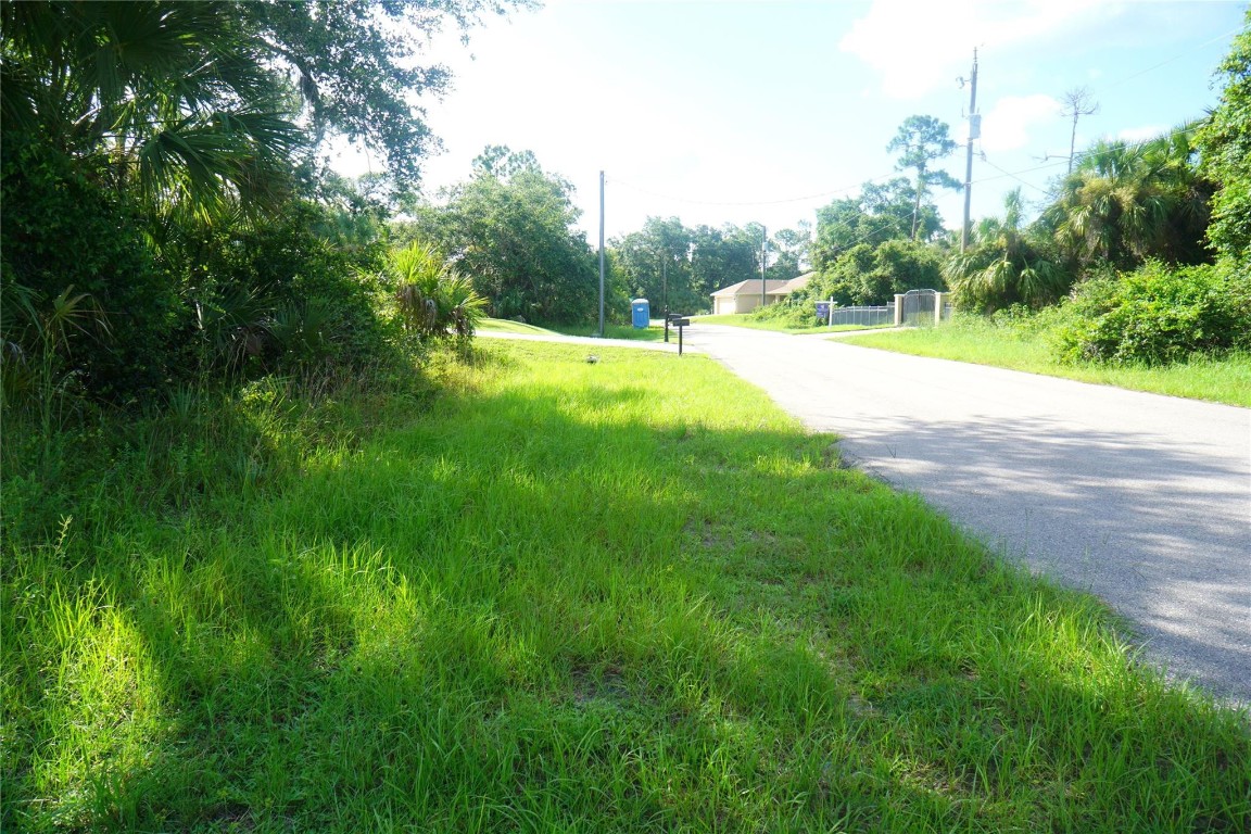 Port Charlotte - Land